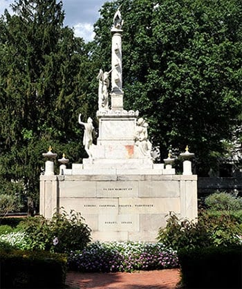 triipoli monument